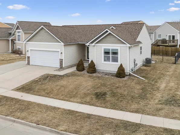3306 Hawthorn Dr SW, Bondurant, IA 50035
