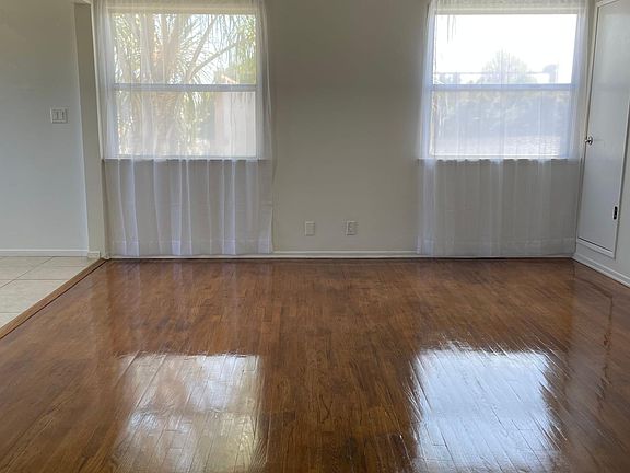 2nd image of 12603 Caswell Ave