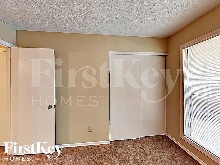 6417 Pineburr Ct — Photo 10