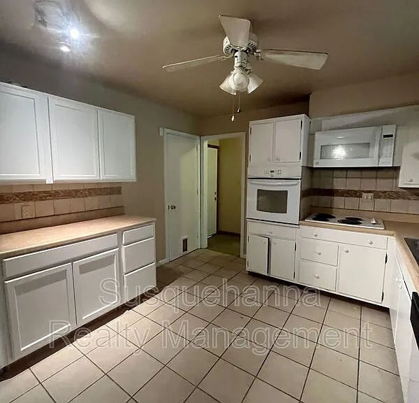 529 Stone Hill Rd — Photo 7
