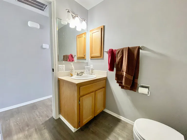 2226 S 66th Ave — Photo 15