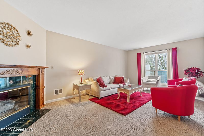 4th image of 75 Bridgewood Lane