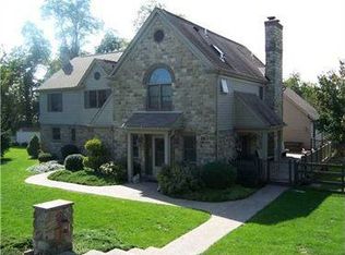 5599 Kings School Rd, Bethel Park, PA 15102