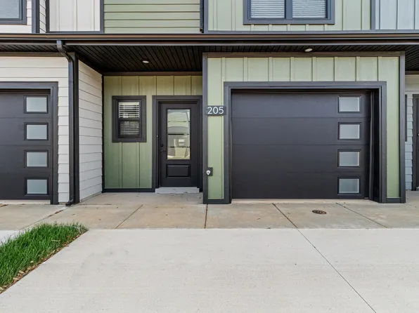 205 Jonathan Wade Cir, Clarksville, TN 37043