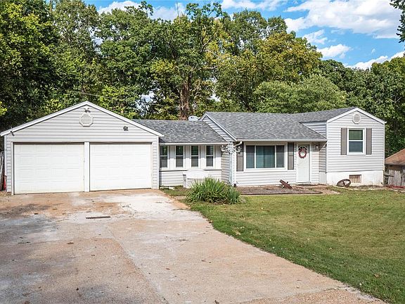 2nd image of 5015 Duessel Ln