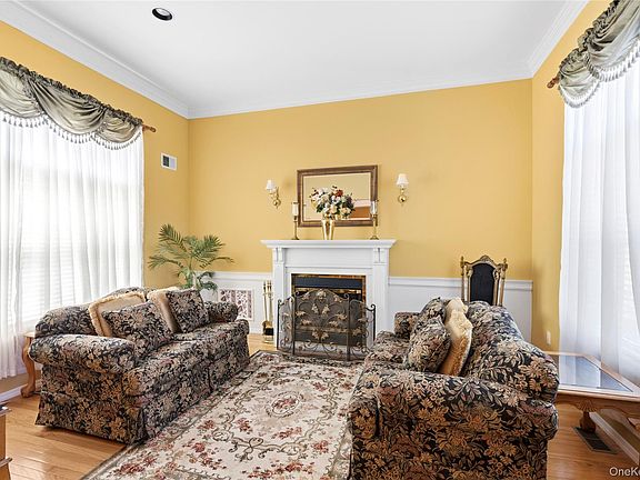 4th image of 15 Scenicview Crescent