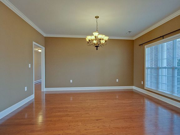 5th image of 7014 Oak Creek Cir SE