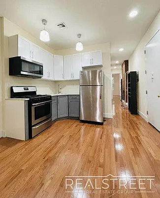 Rented by Real Street Inc | media 3