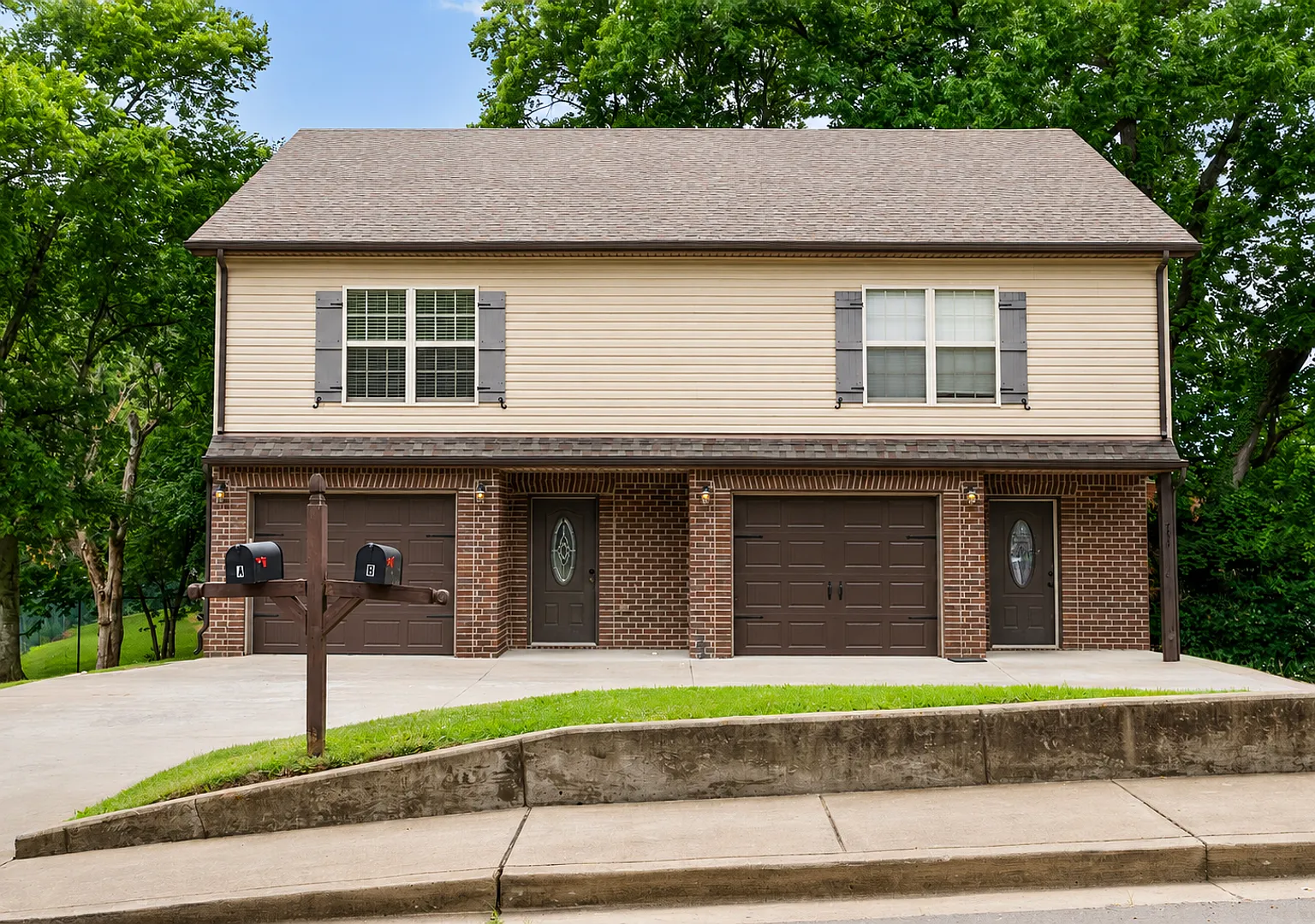 754 Robb Avenue — Photo 1
