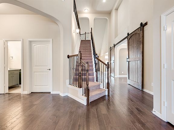 5th image of 216 Equestrian Rd