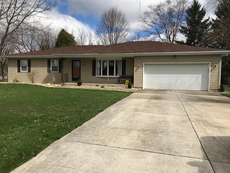 1st image of 102 Autumn Ln