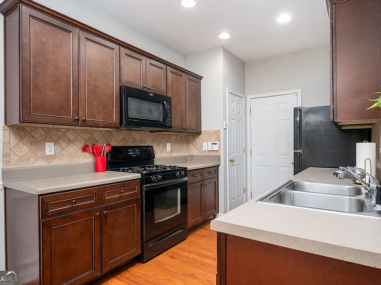 1796 Umberland Way — Photo 13
