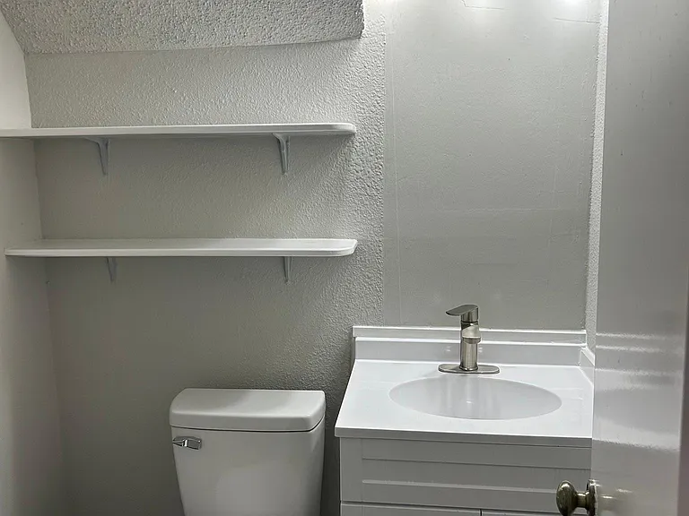 Downstairs 1/2 bath
