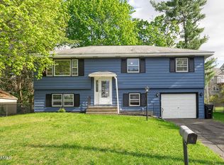 22 Hialeah Drive, Troy, NY 12182