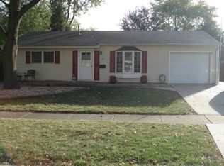 401 Holly Dr, Streamwood, IL
