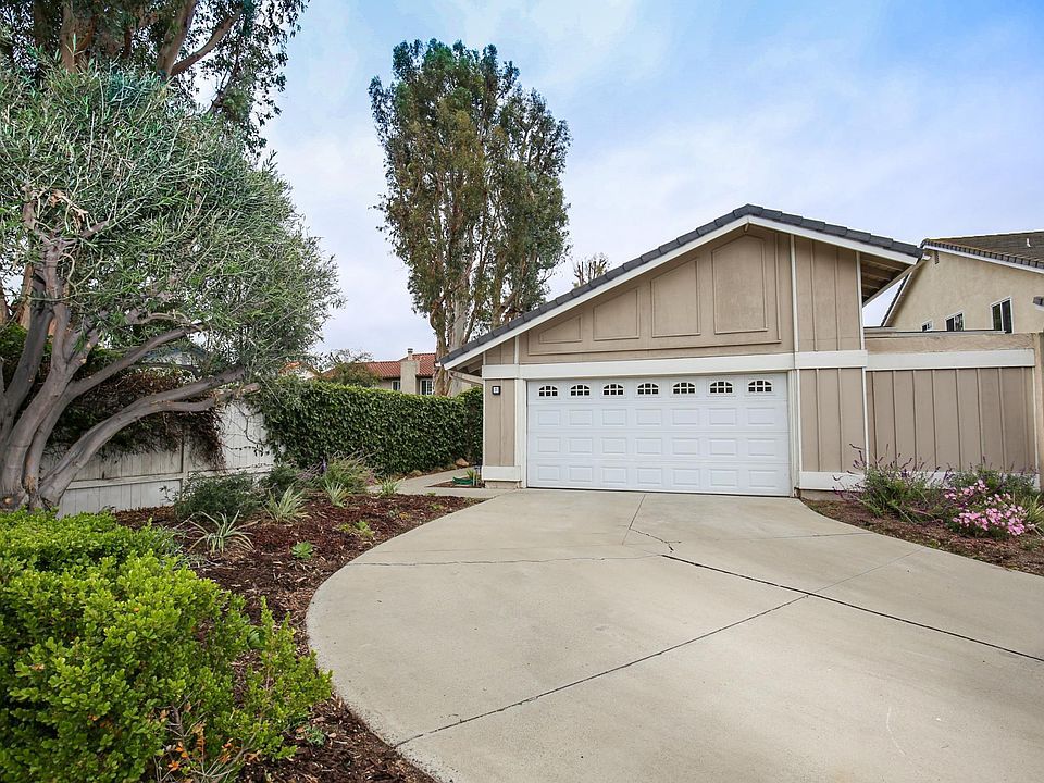 Beautiful drought tolerant front yard, with drip system, and extra long driveway