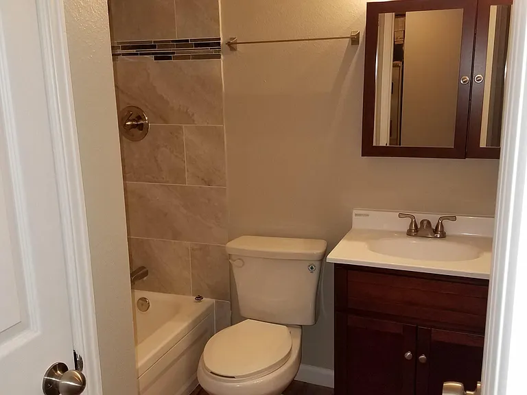 505 N Benton Ave — Photo 12