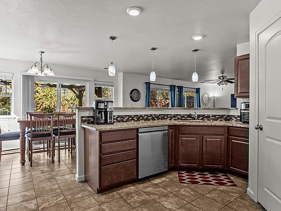 3rd image of 3266 Sagewood Ct