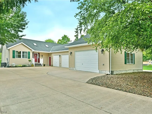 1835 Morning Star Dr, Rock Creek, OH 44084