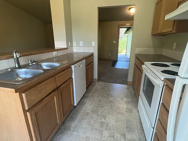 1910 Terrace Ave — Photo 10