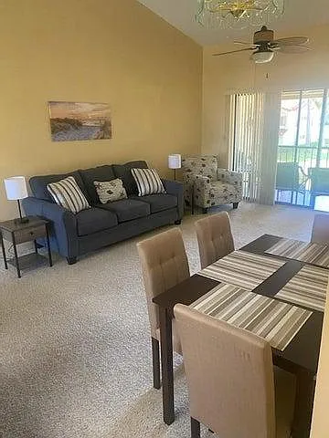 1041 Country Club Dr — Photo 3