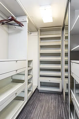 Sold by Nestseekers | media 13