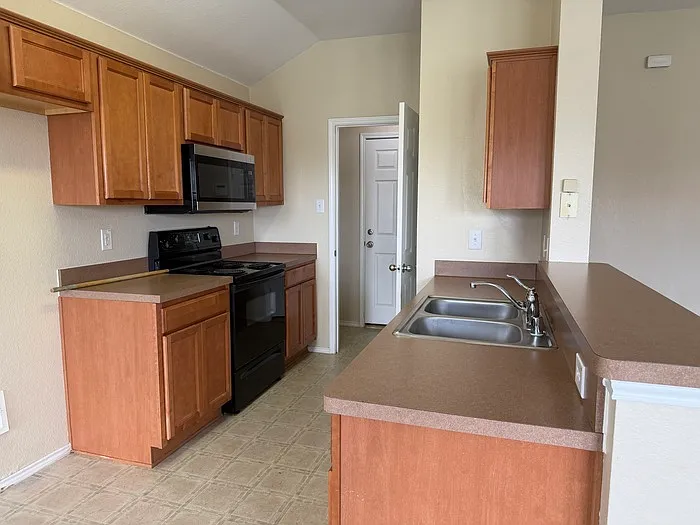 301 Meadow Lark Ln — Photo 26
