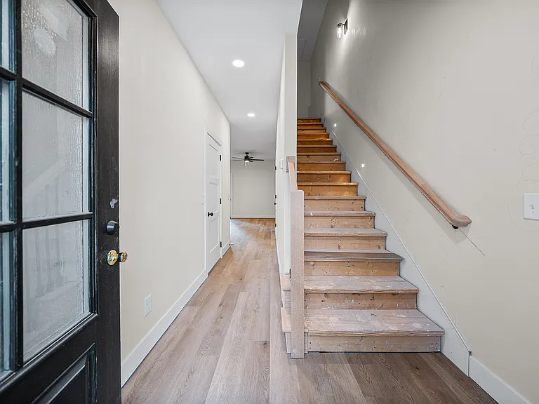 217 Cave St #4 — Photo 3