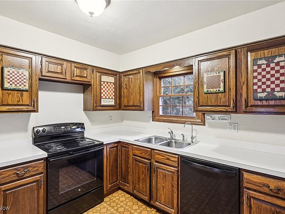 4th image of 17065 Curry Ln