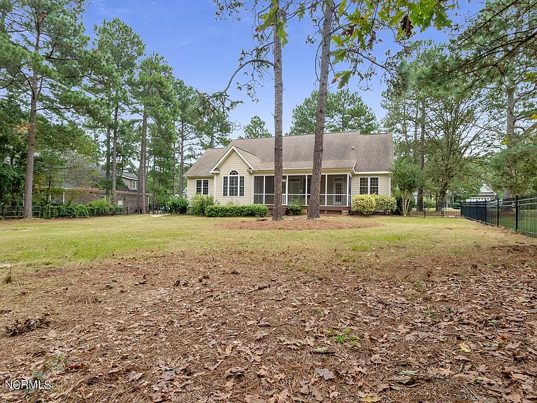 108 Hammerstone Cir — Photo 40