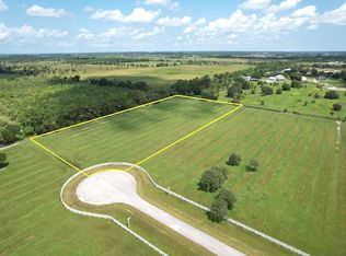 7340 6th St SW, Vero Beach, FL 32968