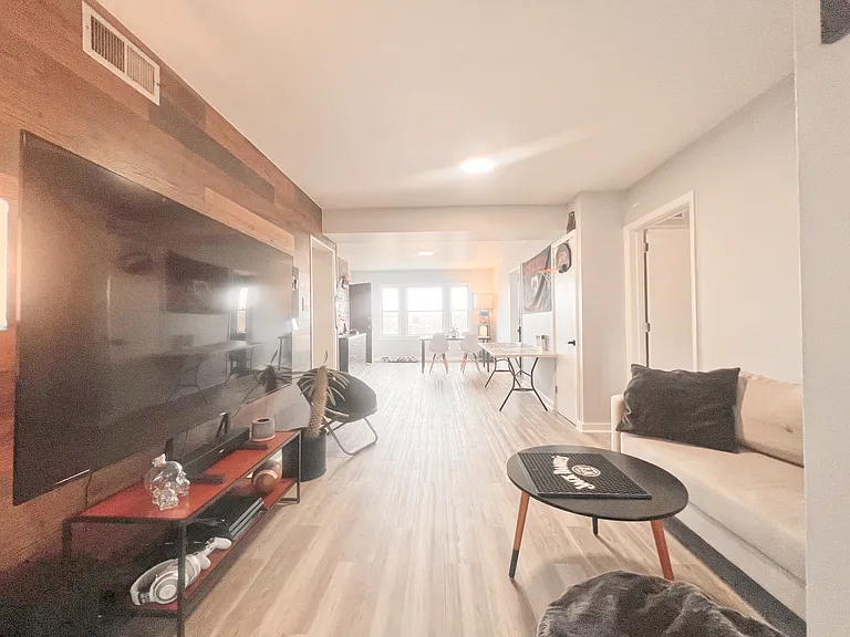 5737 Hobart St #5 — Photo 19