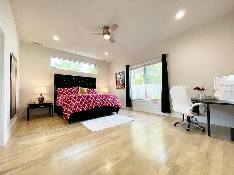 8718 Boundbrook Ave — Photo 31