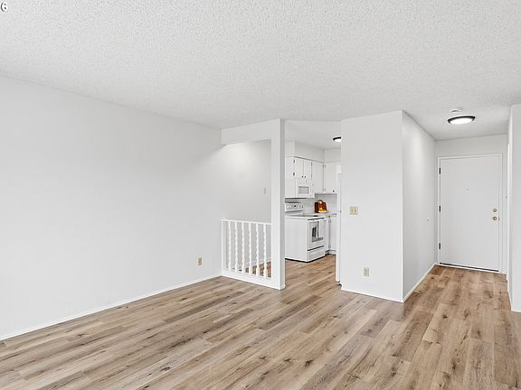 3rd image of 950 Evergreen Rd APT 318