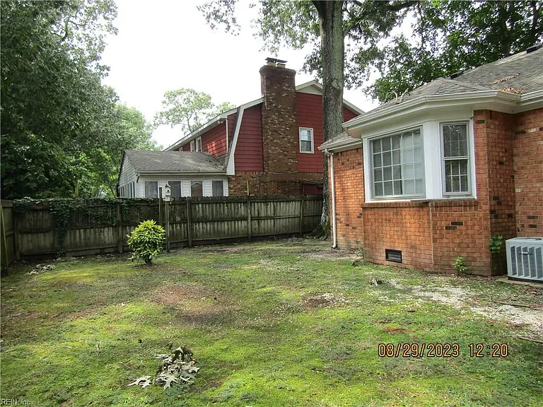 948 Timberlake Dr — Photo 4