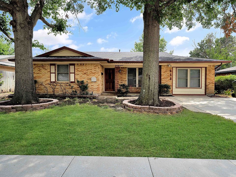 1st image of 810 Monica Dr