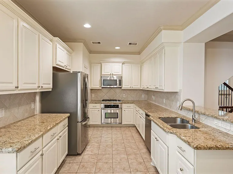 4018 Childress St — Photo 10