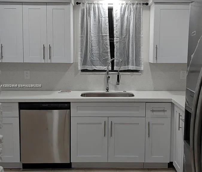 6461 Evans St — Photo 9