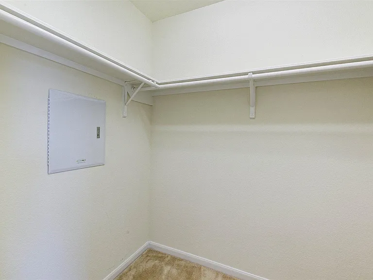 15623 Hanover Breeze Ln — Photo 31