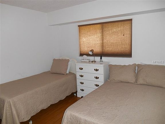 4th image of 1731 Golfview Dr