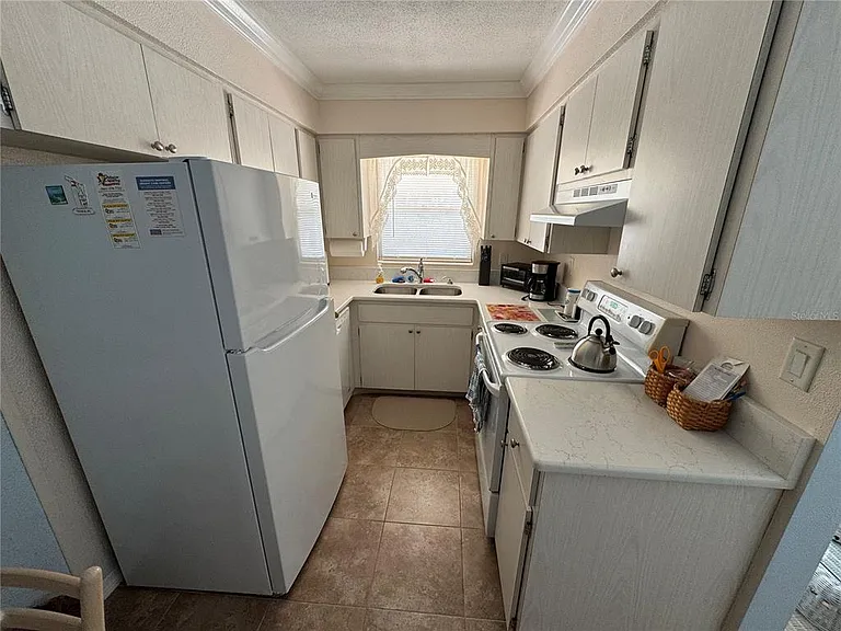 510 Granada Ave #105 — Photo 6