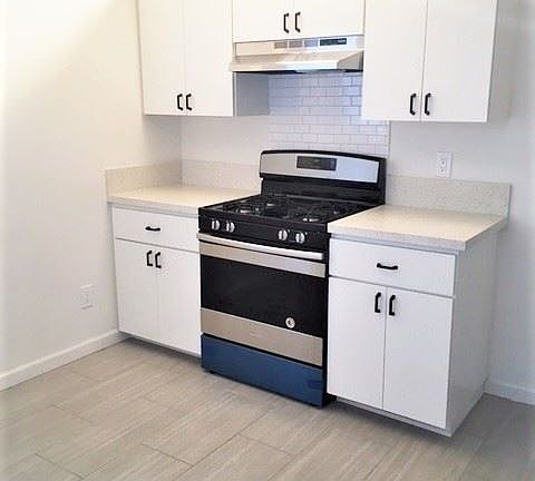3rd image of 3029 Clay Ave