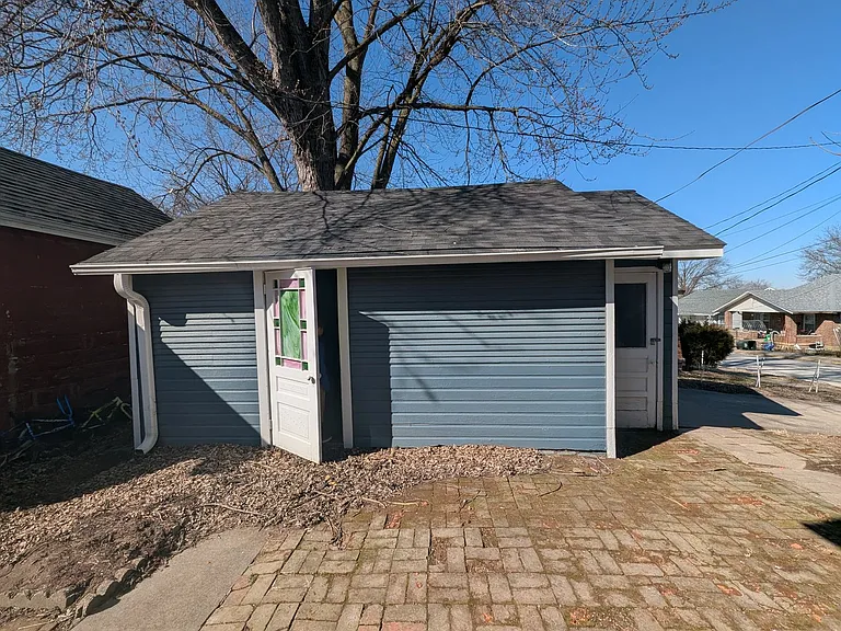 709 Pendleton Ave — Photo 28