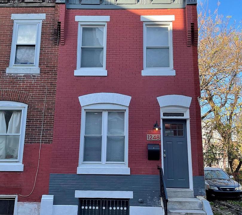 1st image of 1248 N Myrtlewood St