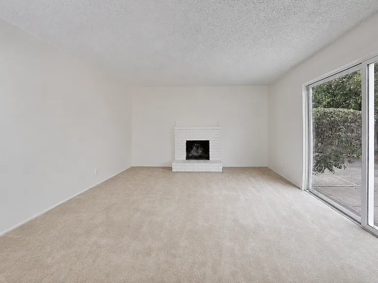 20087 Pacifica Dr — Photo 4