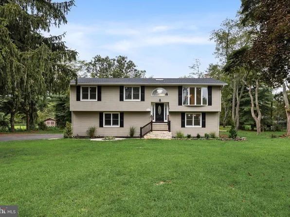 719 Kettle Run Rd, Marlton, NJ 08053