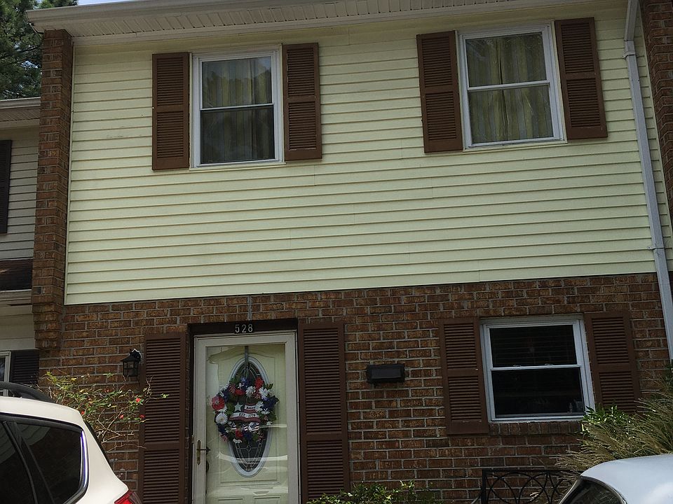 1st image of 528 Carnaby Ct