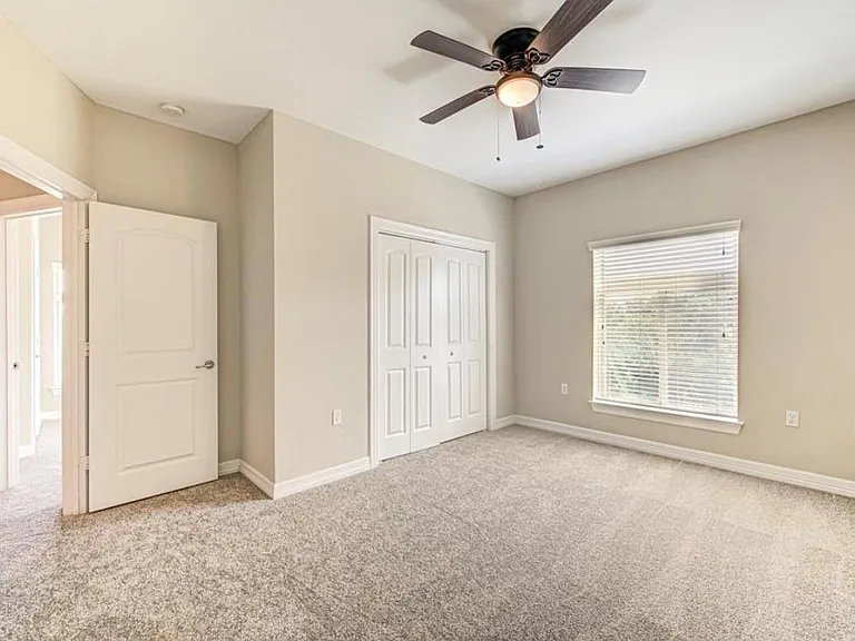 3501 Chenevert St #22 — Photo 27