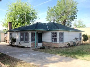 931 W Goshen Ave, Visalia, CA 93291