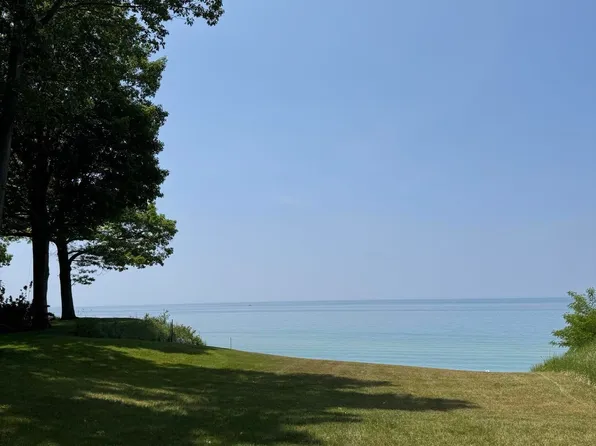 16618 77th St, South Haven, MI 49090